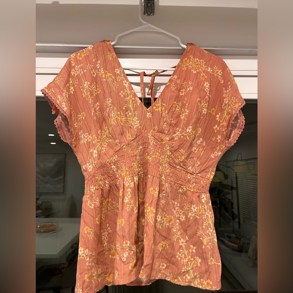 Luq Peach Floral Flowy Top (Size M)